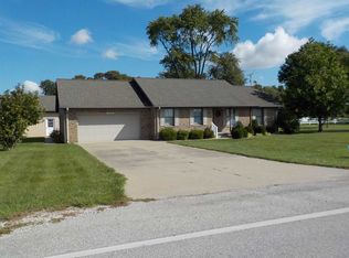 7 John St, Plainville, IN 47568