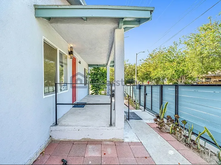 3608 Pomona St — Photo 2
