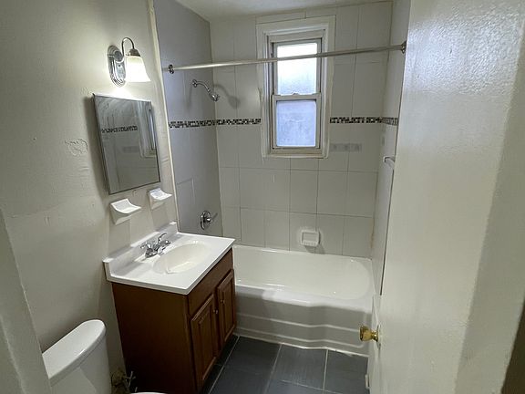 4th image of 103 Chancellor Ave #51B