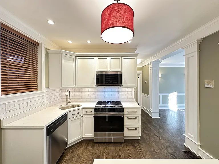 1406 W Cornelia Ave #2 — Photo 4