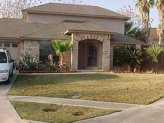 Front View on Cul de Sac
