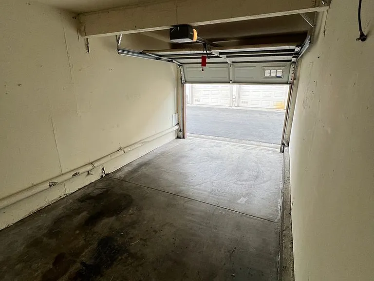 319 Josie Cir — Photo 4