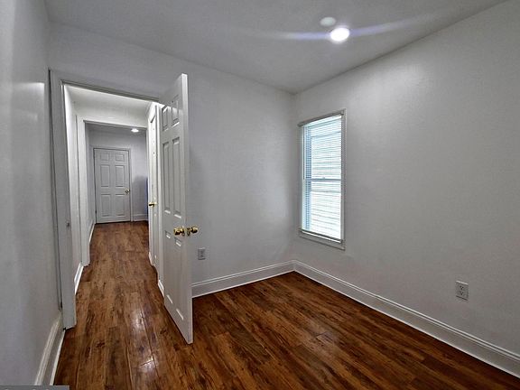 5th image of 807 W 7th St