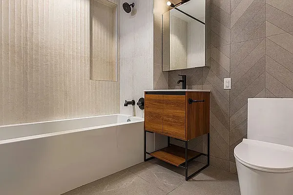 Bathroom, photo 1