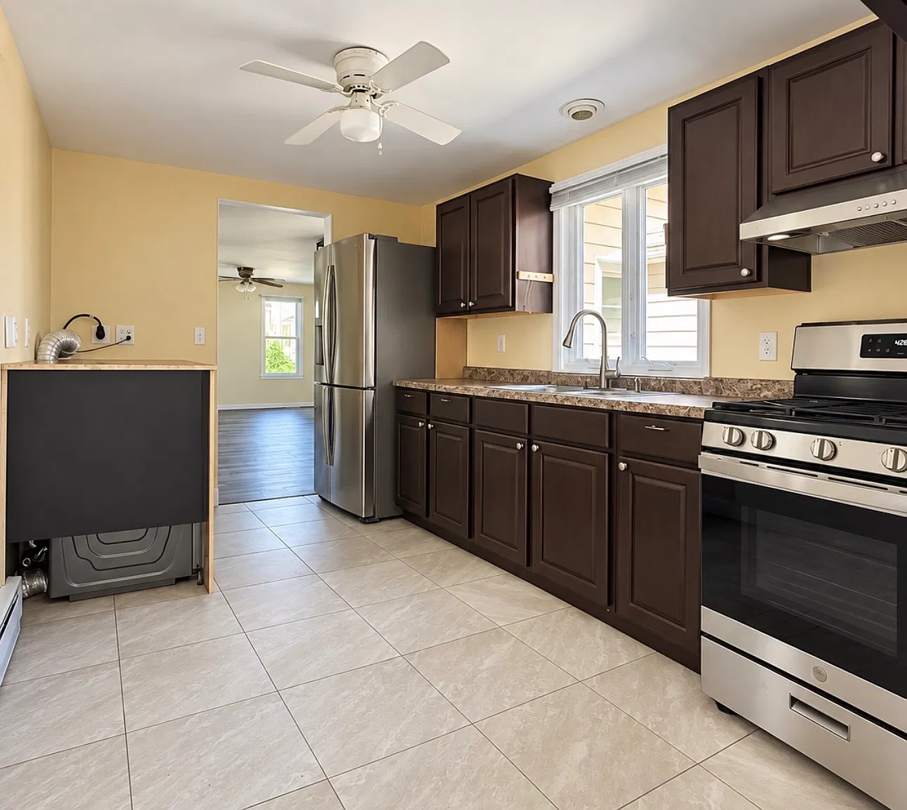 2 bed, 850 sqft, $2,000 — Photo 2