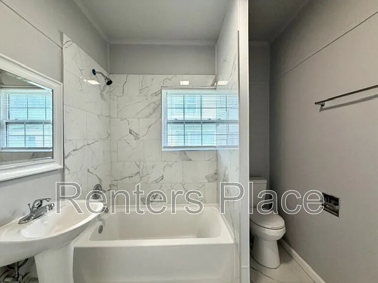 204 S Birch St — Photo 15