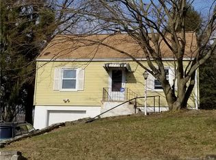 15 Pond St, Seymour, CT 06483