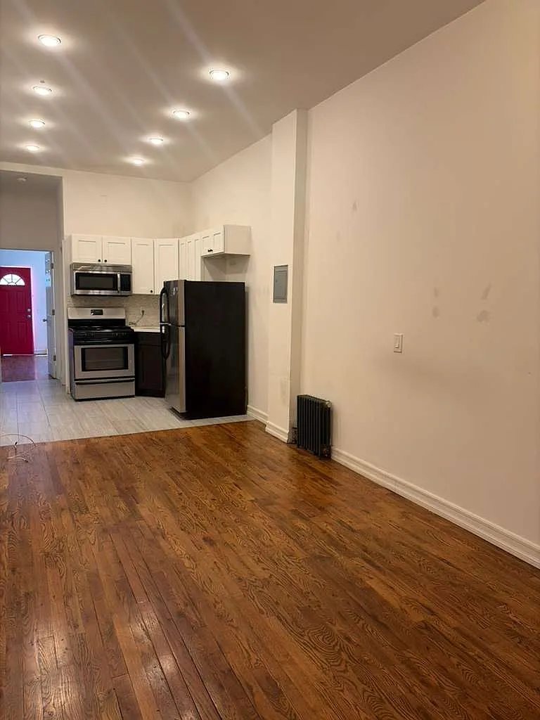 Building Photo - 188 Suydam St #1R