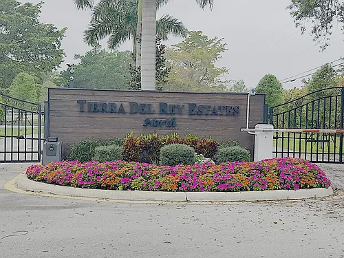10157 La Reina Rd Photo 1