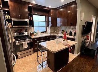 21-35 Steinway St #2, Astoria, NY 11105