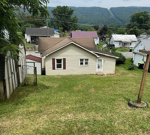 4th image of 212 Buckeye St