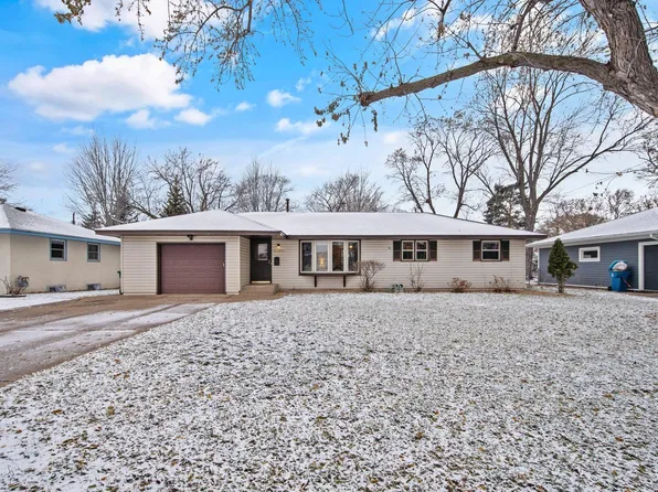 6190 7th St NE, Fridley, MN 55432