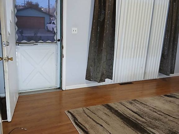 4th image of 2641 Mesa Ave