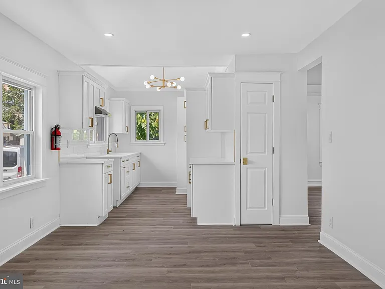 319 Laurel Ave — Photo 14