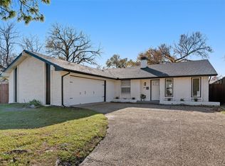 802 Greenbriar Dr, Garland, TX