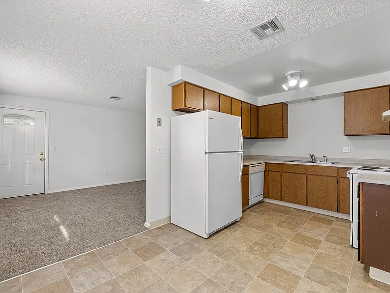 2056 S Division Ave — Photo 2