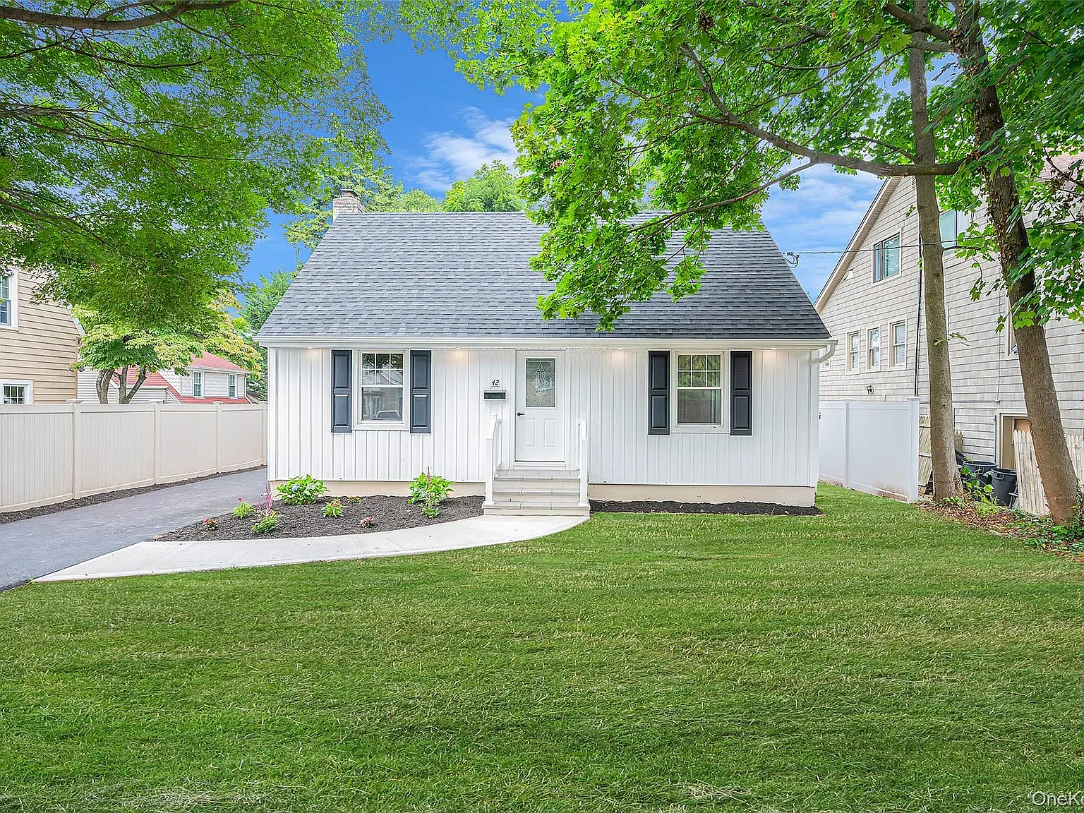 3 bed, 1774 sqft, $6,195 — Photo 2