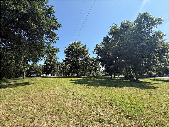 5th image of 1843 & 1844 Lake Viking Ter