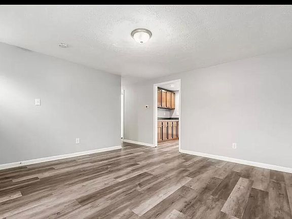 4th image of 1664 Hollow Run Dr