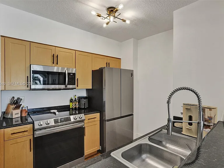 6841 SW 44th St #305 — Photo 12