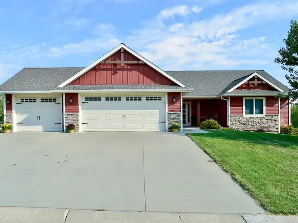 1519 Whispering Hills Dr, Saint Charles, MN 55972