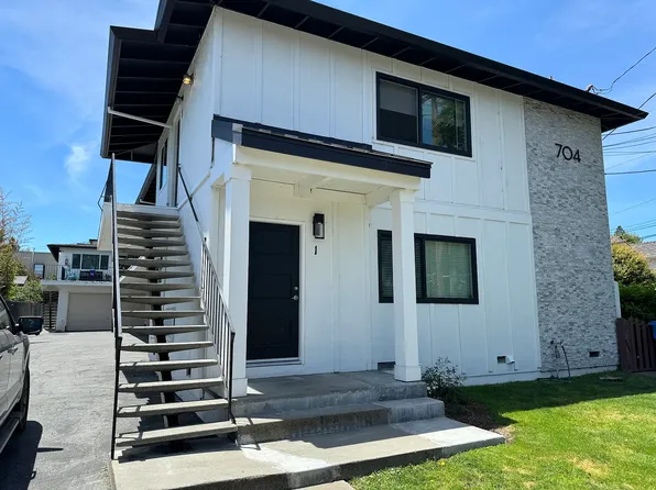 704 Fulton St #3, Redwood City, CA 94061