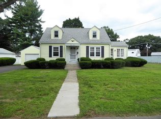 27 Dartmouth St, South Hadley, MA 01075