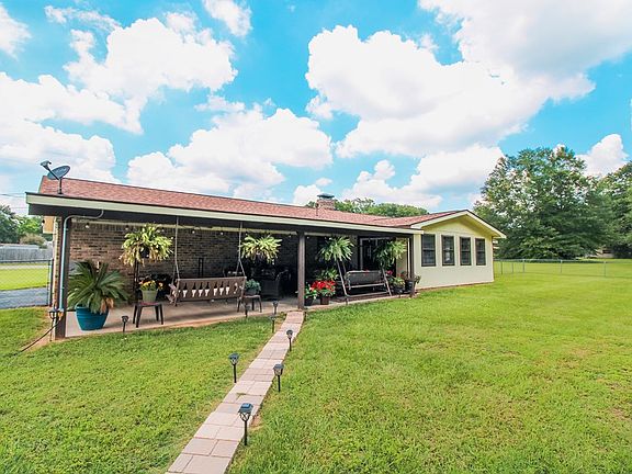 3rd image of 604 Brookhollow Dr
