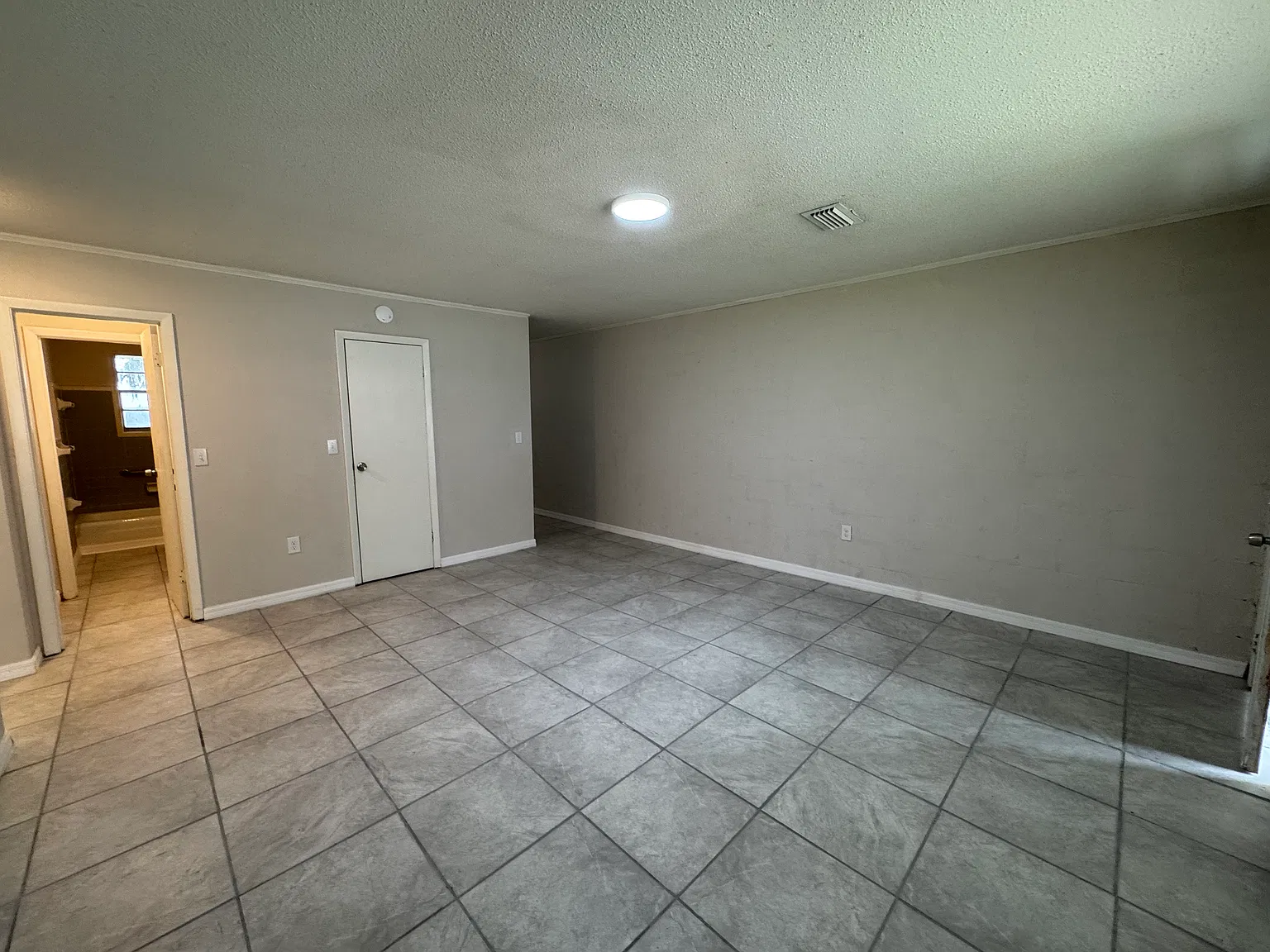2 bed, 850 sqft, $1,095 — Photo 3