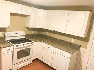 21 S Main St, Derry, NH 03038