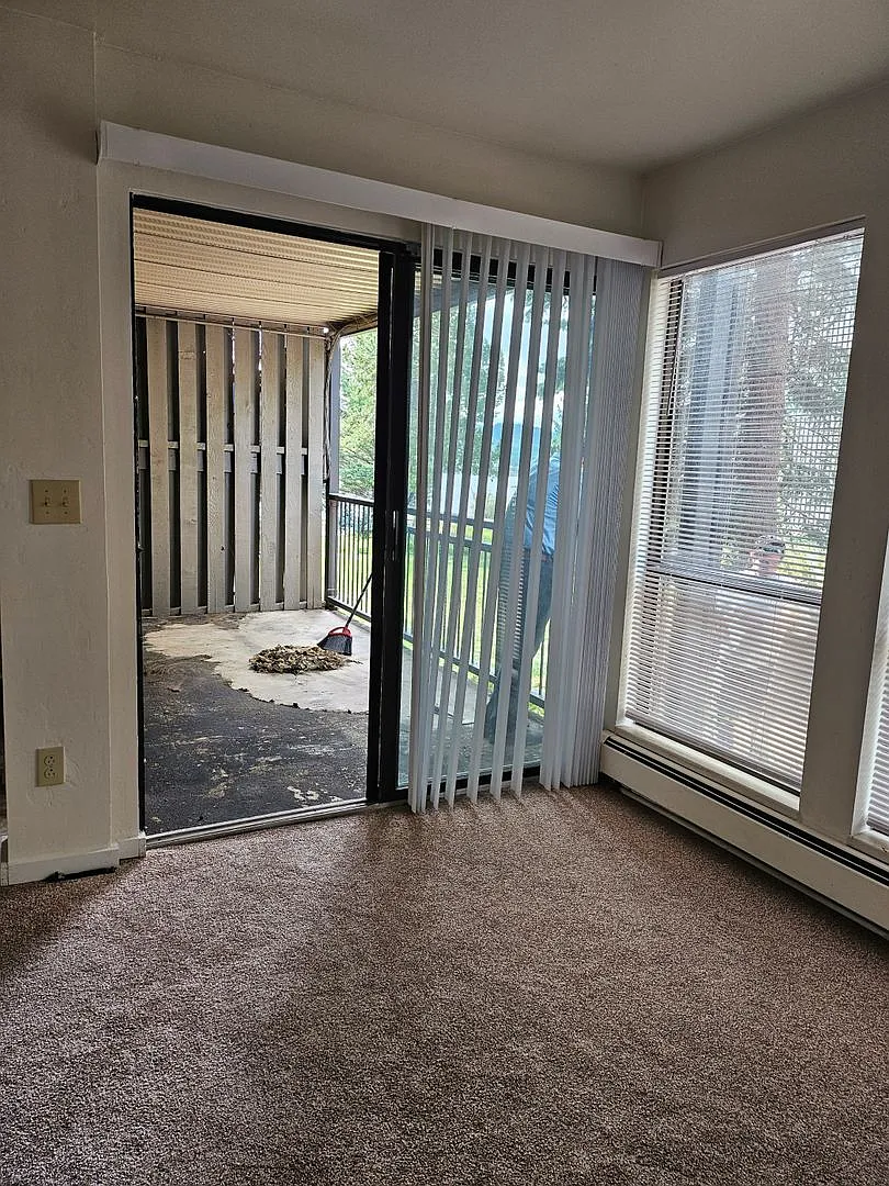 Lake Cliffe Condo - 1 Bedroom/1 Bath Across from Lake Dillon w/Clubhouse, Indoor Pool, 2 Hot Tubs — Photo 4