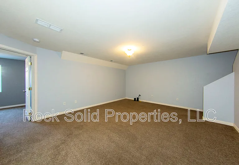 521 Queens Rd #1 — Photo 25