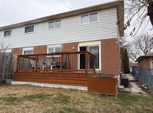 34 Ladner Dr N, Toronto, ON M2J3Z7