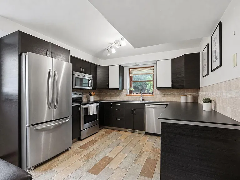 3308 Roosevelt Ct NE — Photo 12