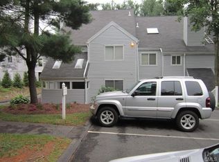 131 Country Pl, Shelton, CT 06484