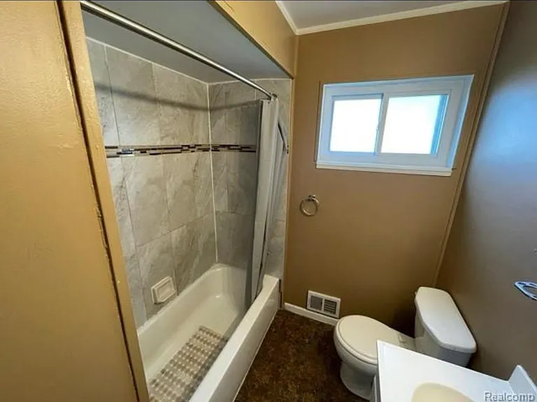 47 E Barrett Ave — Photo 12