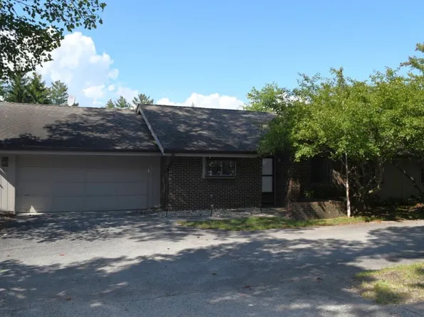 31 Catalpa Way, Columbus, IN 47201