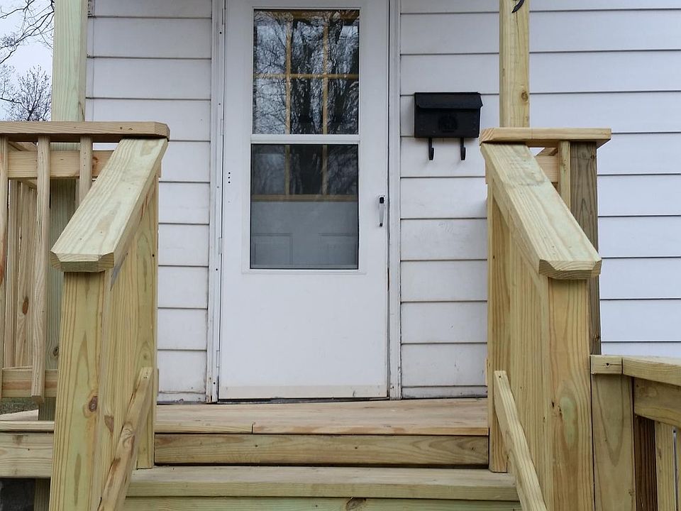 1st image of 1119 W Powers St