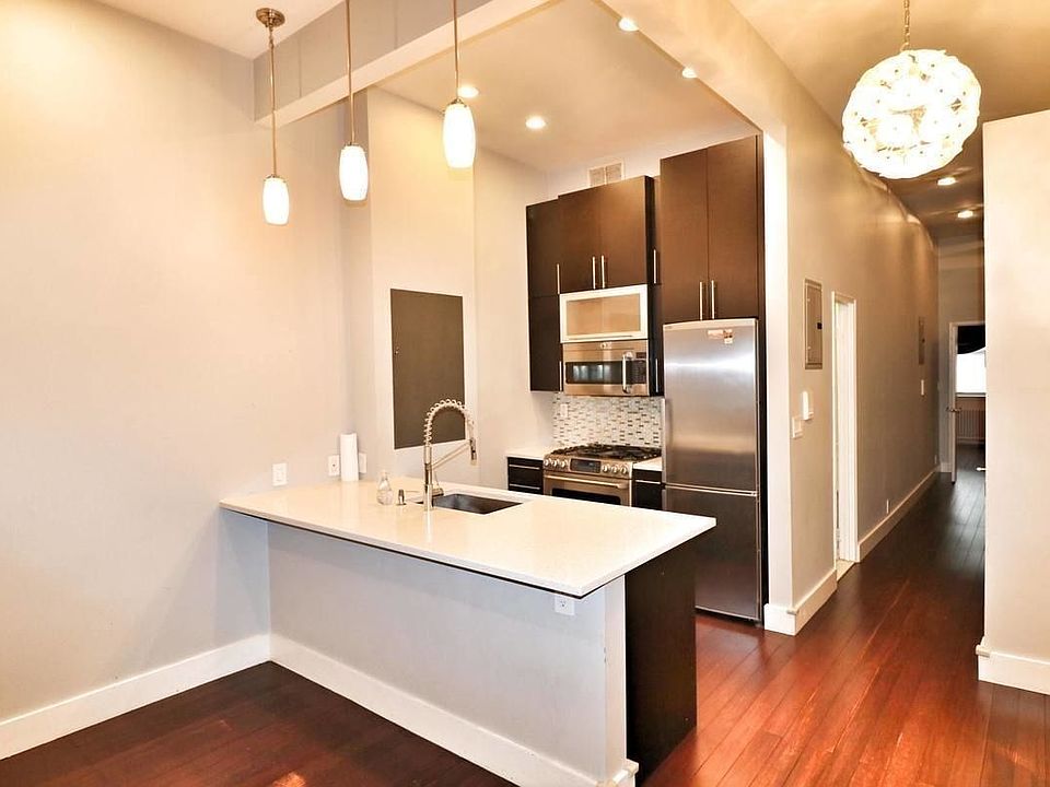 1st image of 251 W 73rd St #1