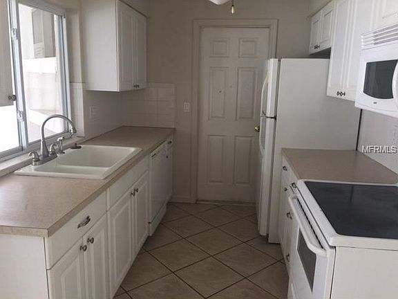 3rd image of 3267 Woodmont Dr