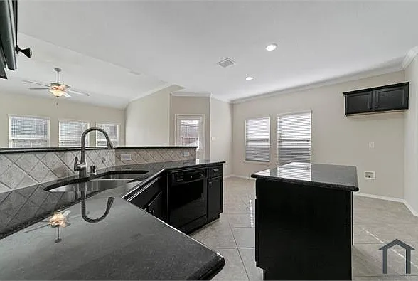 521 Cheyenne Dr — Photo 8