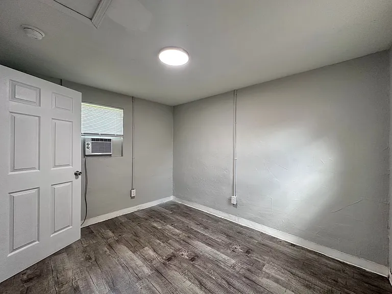 204 Courtyard Cir — Photo 139