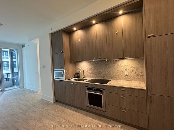 4th image of 115 Denison Ave #402