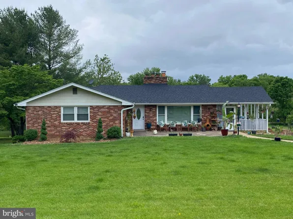 624 S Water St, Woodstock, VA 22664