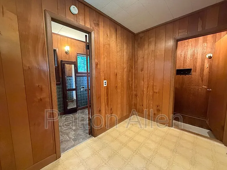 110 Locust Ct — Photo 10