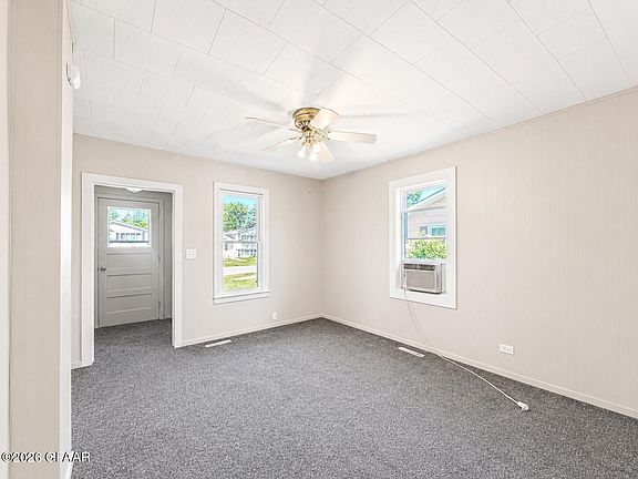4th image of 20 5th Ave SE