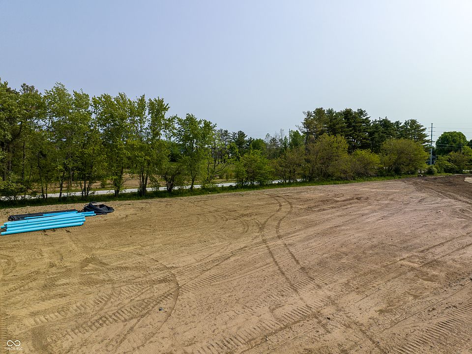 2nd image of 10860 Dartmoor Ct