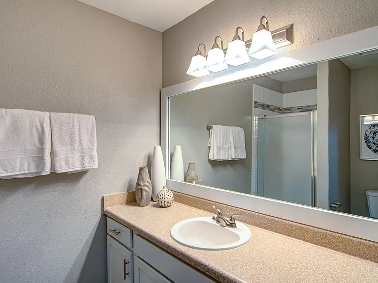 Barrington Hills Apartments — Photo 11
