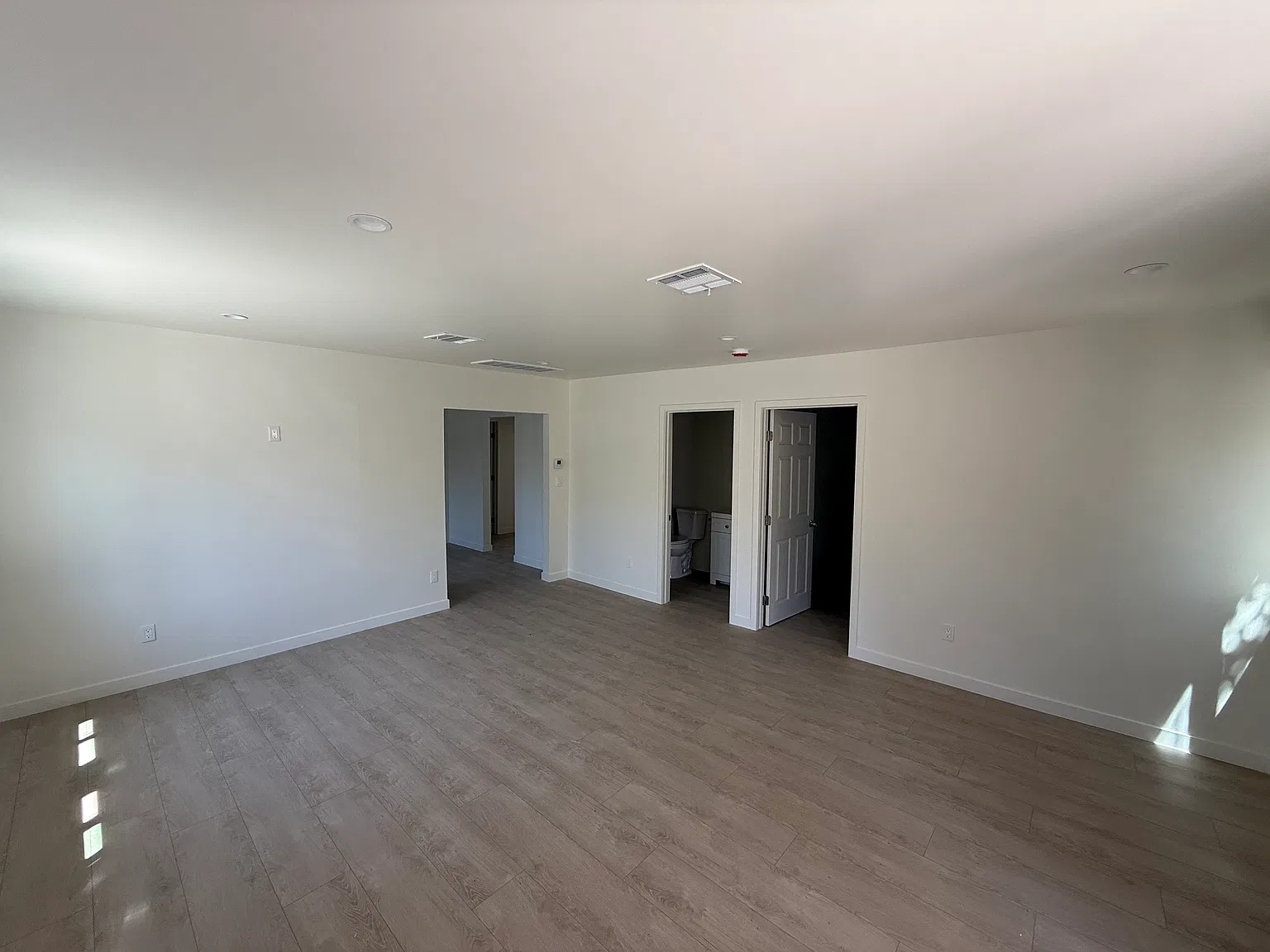 3 bed, $3,595 — Photo 3