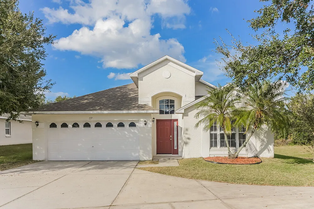 3 bed, 2.0 bath, 1975 sqft, $3,260 — Photo 1